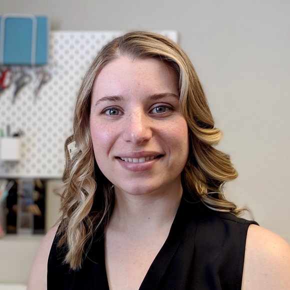 Meet your Posher, Mae - Picture 1 of 1